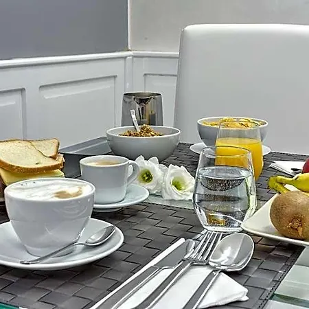 Hub Navona Nocleg ze śniadaniem 4*