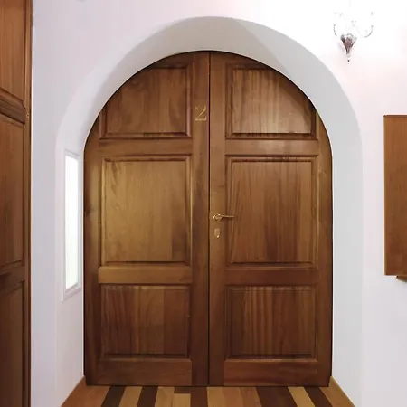 Hub Navona Oda ve Kahvaltı 4*